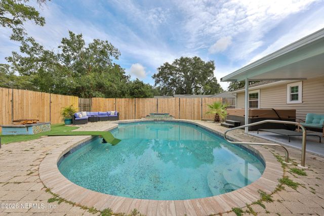 2084 BROAD OAK Drive, Jacksonville, FL 32225