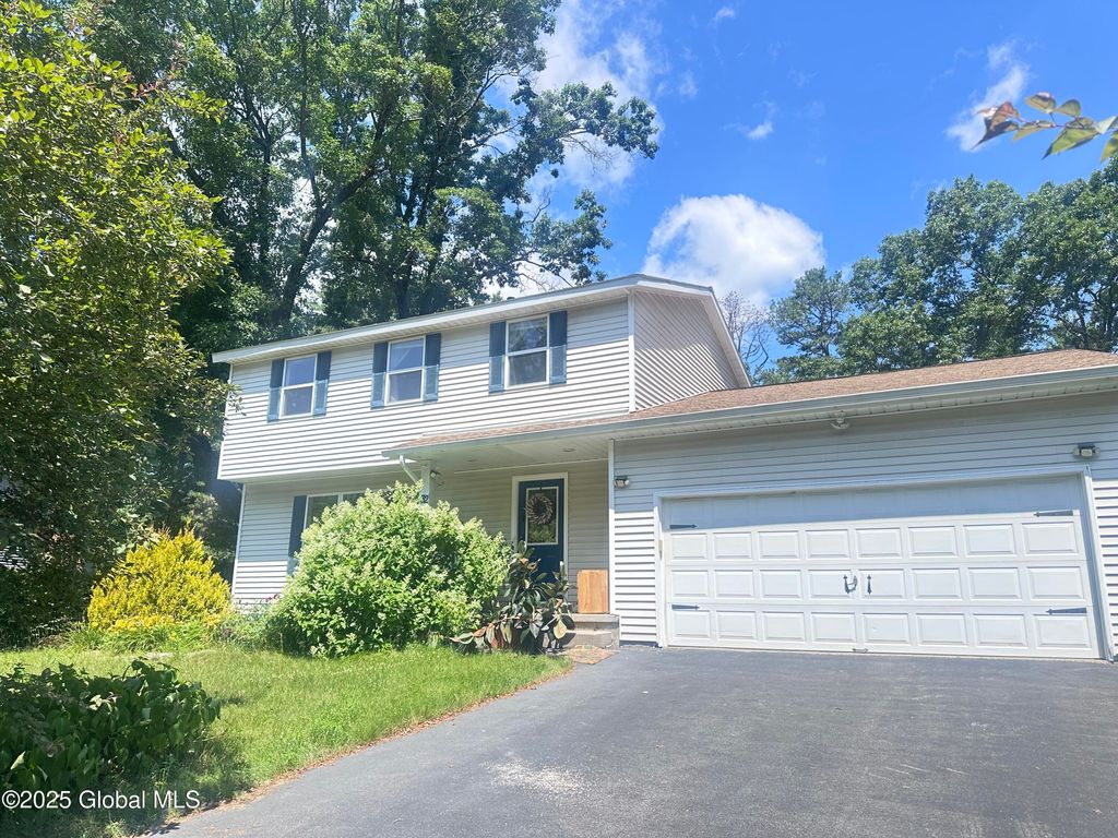32 Tamarack Trail Trail, Saratoga Springs, NY 12866