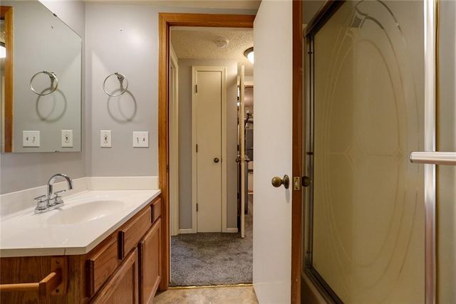 12300 E 43rd Street 1 A, Independence, MO 64055