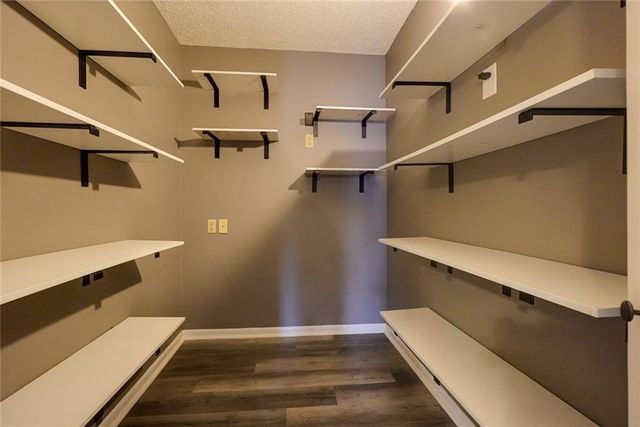 12300 E 43rd Street 1 A, Independence, MO 64055