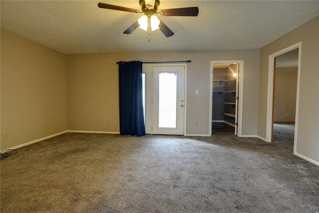 12300 E 43rd Street 1 A, Independence, MO 64055