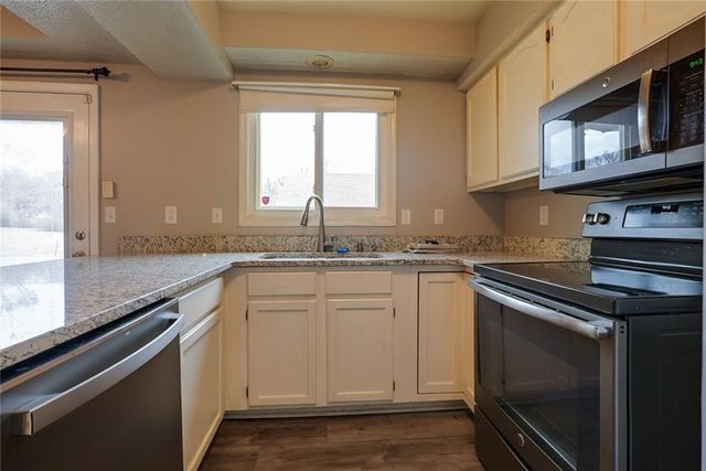 12300 E 43rd Street 1 A, Independence, MO 64055