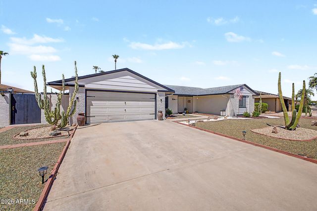 10030 W DESERT ROCK Drive, Sun City, AZ 85351
