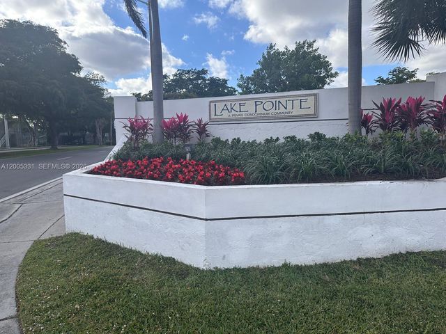 215 Lake Pointe Dr 113, Oakland Park, FL 33309