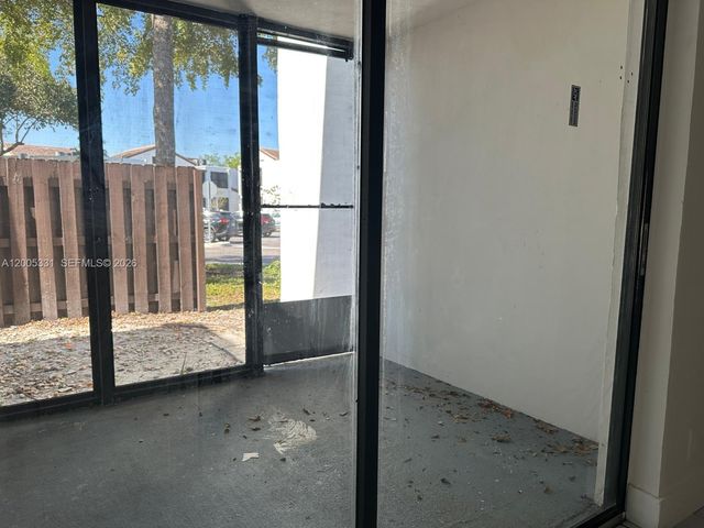 215 Lake Pointe Dr 113, Oakland Park, FL 33309