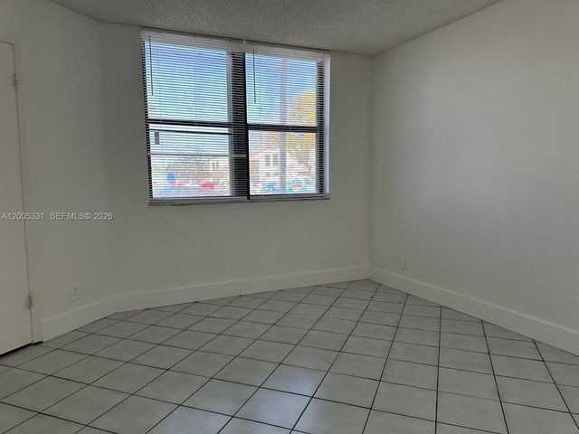 215 Lake Pointe Dr 113, Oakland Park, FL 33309