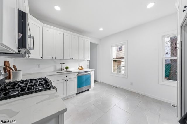 322 Court St, Elizabeth City, NJ 07206