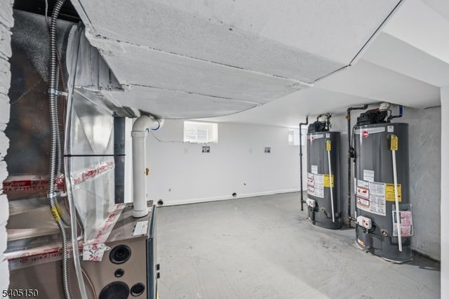 322 Court St, Elizabeth City, NJ 07206