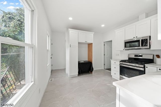 322 Court St, Elizabeth City, NJ 07206