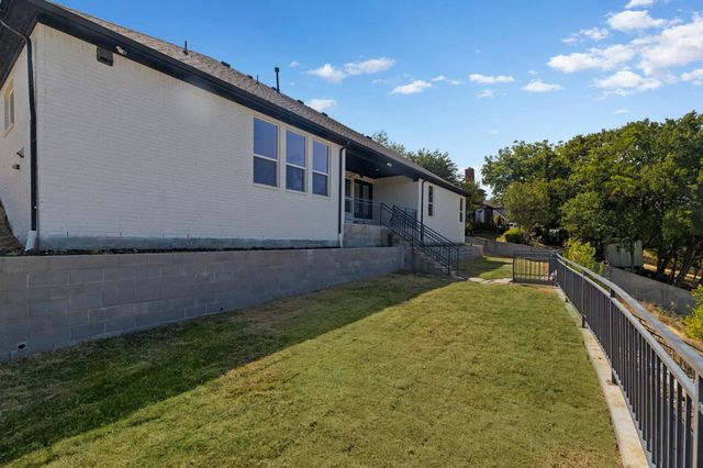 3648 Bluegrass Drive, Grand Prairie, TX 75052