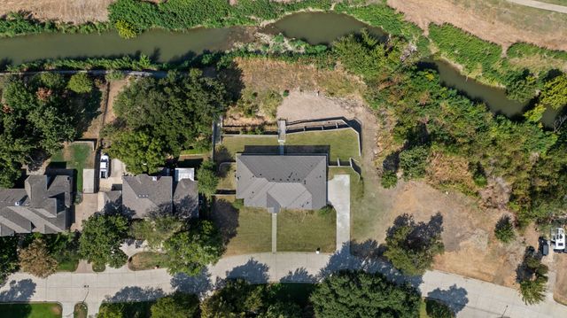 3648 Bluegrass Drive, Grand Prairie, TX 75052