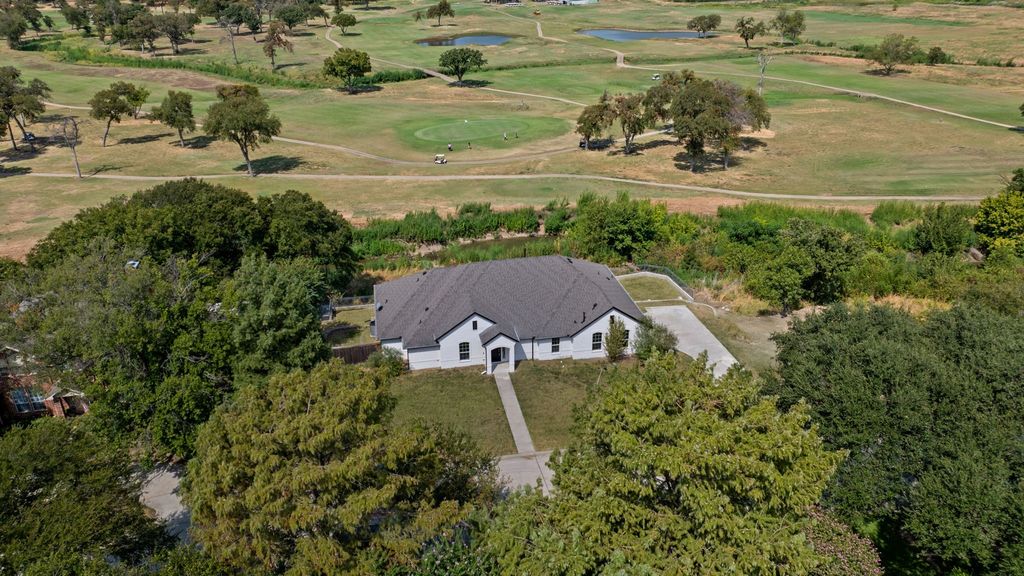 3648 Bluegrass Drive, Grand Prairie, TX 75052 — photo 2