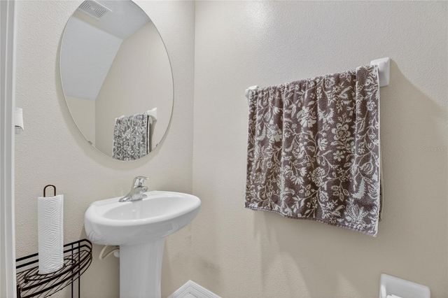 9652 PEMBROOKE PINES DRIVE, Sun City Center, FL 33573