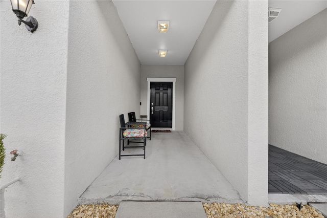 9652 PEMBROOKE PINES DRIVE, Sun City Center, FL 33573