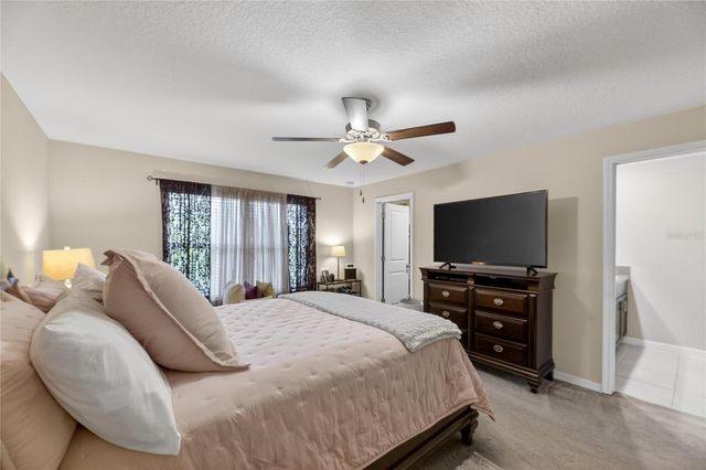 9652 PEMBROOKE PINES DRIVE, Sun City Center, FL 33573