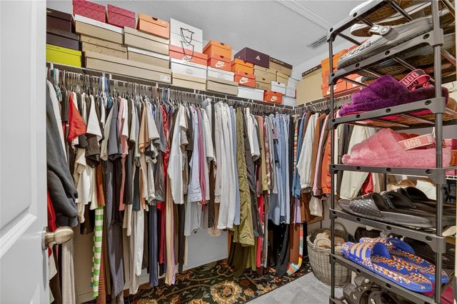 9652 PEMBROOKE PINES DRIVE, Sun City Center, FL 33573