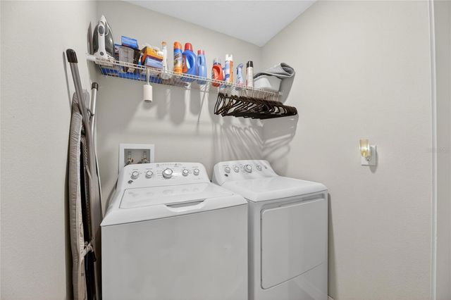 9652 PEMBROOKE PINES DRIVE, Sun City Center, FL 33573