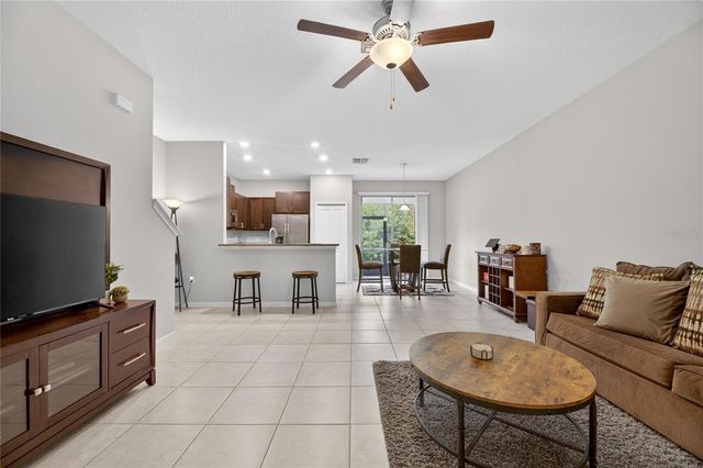 9652 PEMBROOKE PINES DRIVE, Sun City Center, FL 33573