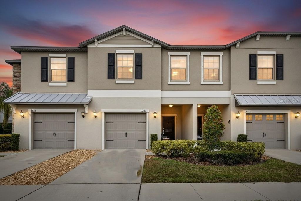 9652 PEMBROOKE PINES DRIVE, Sun City Center, FL 33573