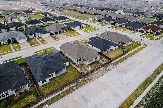 1409 Sansa St, Corpus Christi, TX 78415