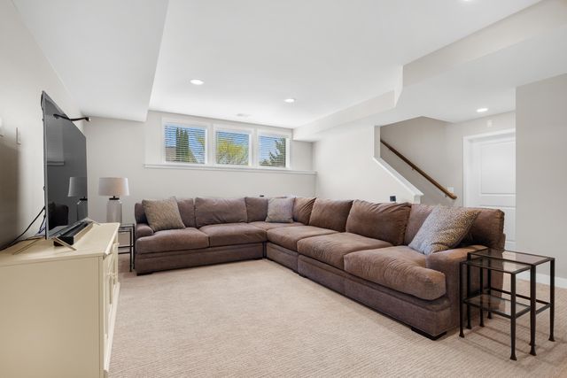 6200 Mcgillicuddy Lane, Portage, MI 49024