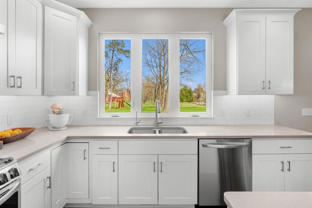 6200 Mcgillicuddy Lane, Portage, MI 49024