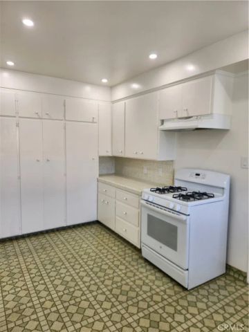 10504 Dunleer Drive, Los Angeles, CA 90064