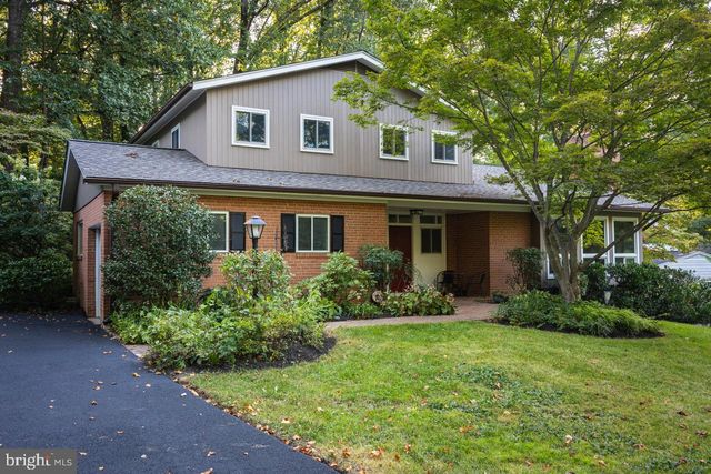 9115 SANTAYANA DR, Fairfax, VA 22031