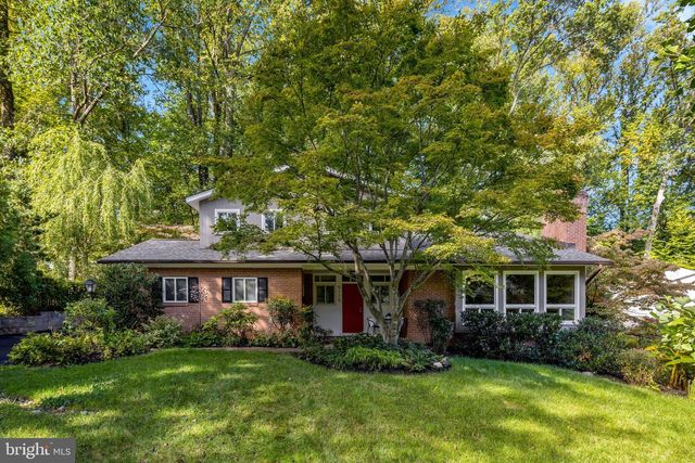 9115 SANTAYANA DR, Fairfax, VA 22031