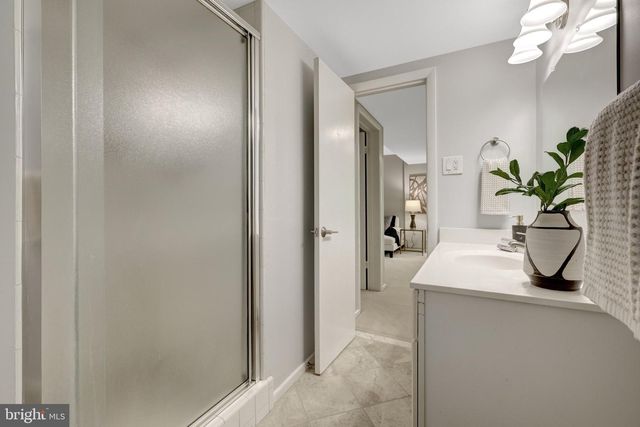 9115 SANTAYANA DR, Fairfax, VA 22031