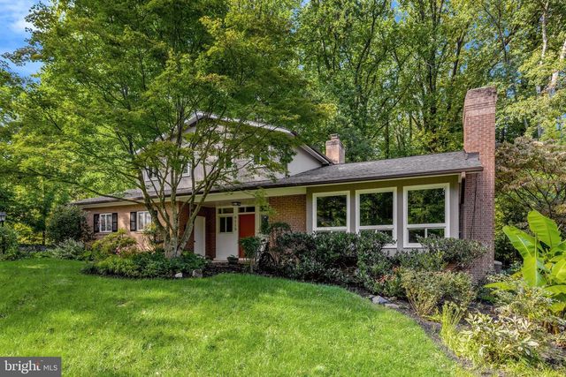 9115 SANTAYANA DR, Fairfax, VA 22031