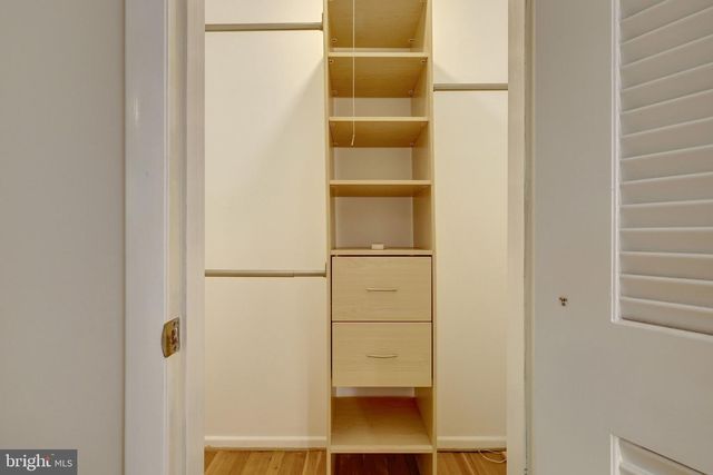 9115 SANTAYANA DR, Fairfax, VA 22031