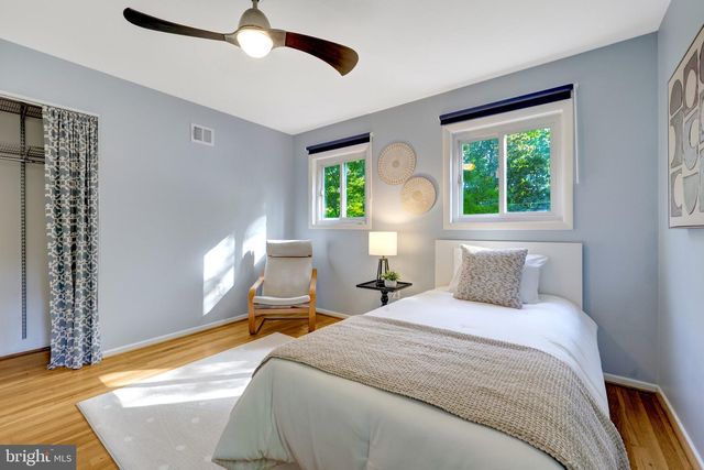 9115 SANTAYANA DR, Fairfax, VA 22031