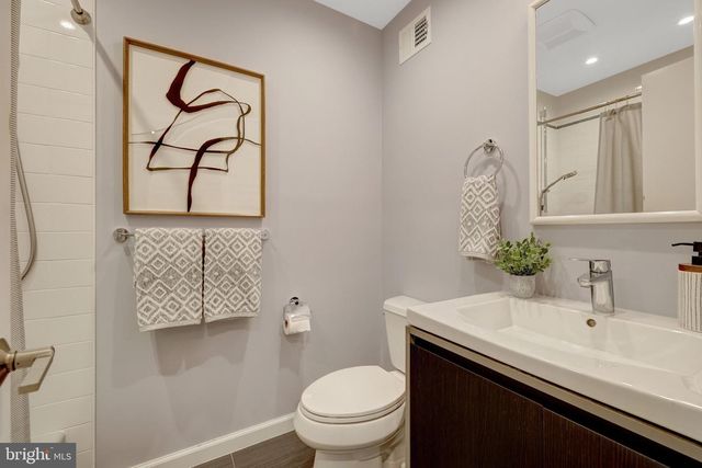 9115 SANTAYANA DR, Fairfax, VA 22031