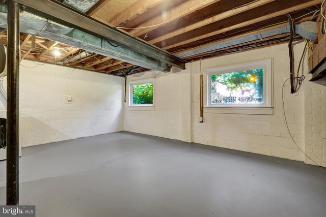 9115 SANTAYANA DR, Fairfax, VA 22031