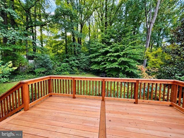 9115 SANTAYANA DR, Fairfax, VA 22031