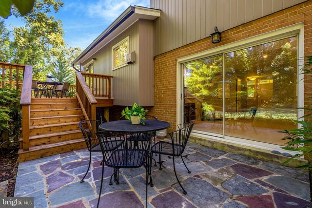 9115 SANTAYANA DR, Fairfax, VA 22031