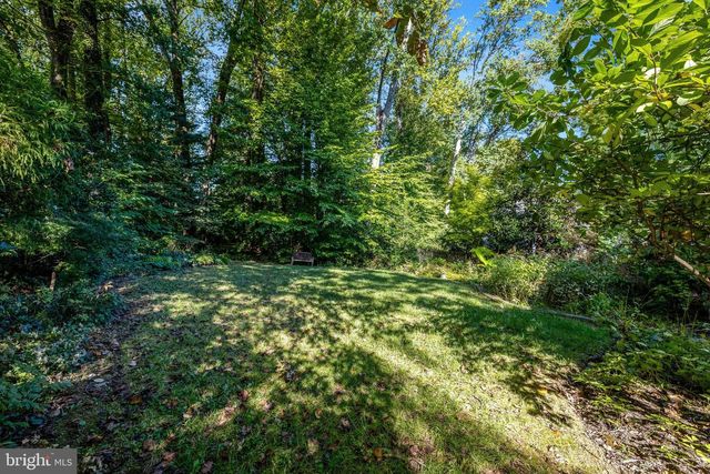 9115 SANTAYANA DR, Fairfax, VA 22031
