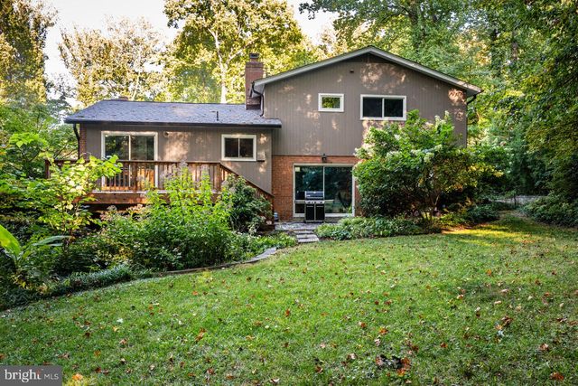 9115 SANTAYANA DR, Fairfax, VA 22031