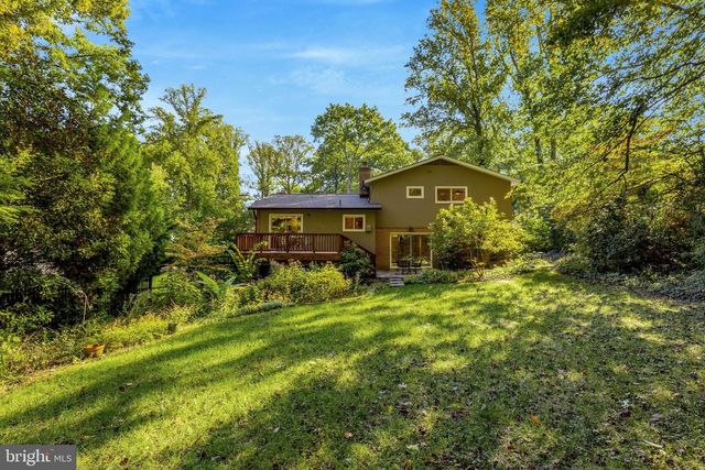 9115 SANTAYANA DR, Fairfax, VA 22031