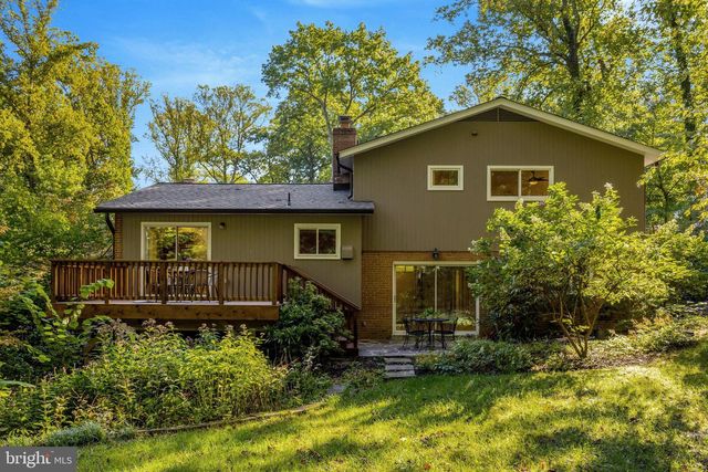 9115 SANTAYANA DR, Fairfax, VA 22031