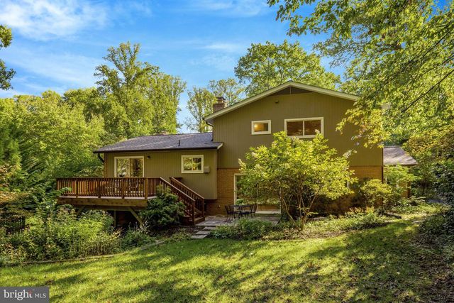 9115 SANTAYANA DR, Fairfax, VA 22031