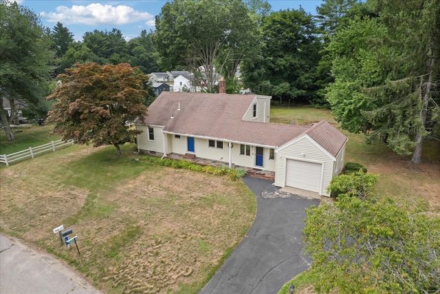 23 Meadow Brook Rd, Raynham, MA 02767
