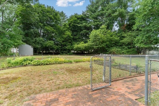 23 Meadow Brook Rd, Raynham, MA 02767