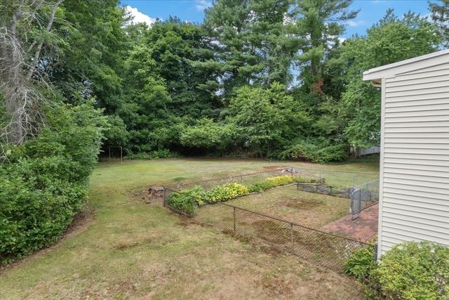23 Meadow Brook Rd, Raynham, MA 02767