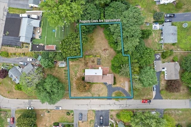 23 Meadow Brook Rd, Raynham, MA 02767