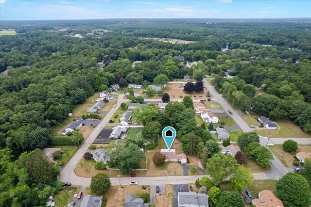 23 Meadow Brook Rd, Raynham, MA 02767