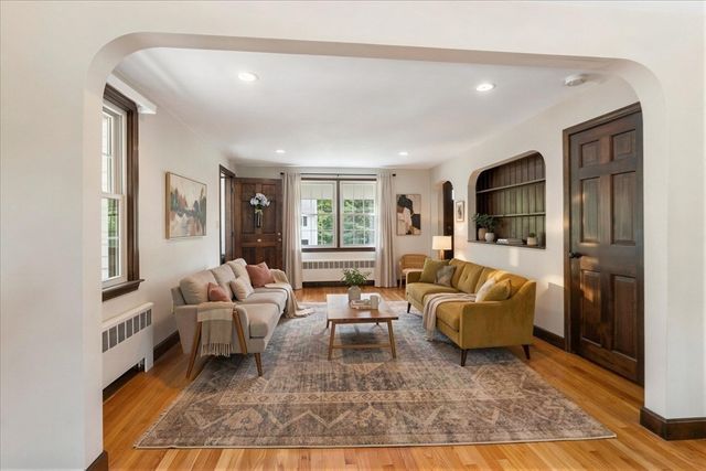 23 Meadow Brook Rd, Raynham, MA 02767