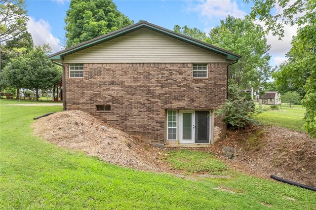 7206 Barnard Lane, Harrison, AR 72601