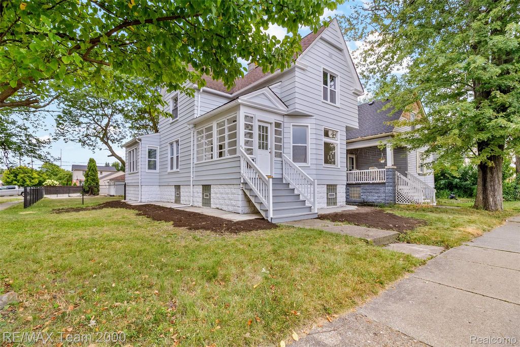 605 Eureka Road, Wyandotte, MI 48192